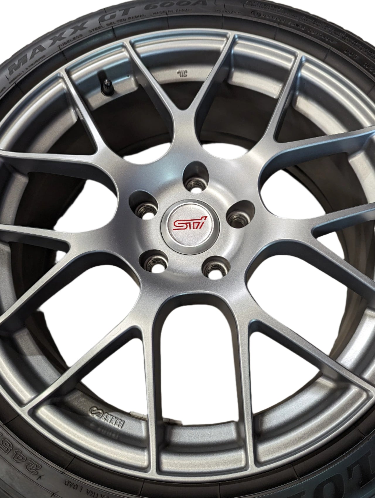 18" Enkei Raijin Center Caps (Set of 4)